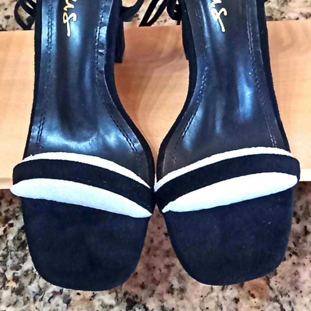 Lulus XYLIA Black Velvet Lace-Up Heels. Size 6 1/2. Very Good Cond. Really Cute! - Picture 6 of 15